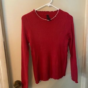 NWT Yoki red/white trim rubbed top, XL